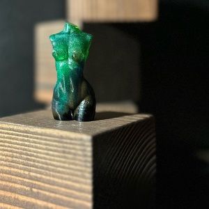 Beautiful 2.5" Goddess Resin Sculpture Black & Iridescent Jade Green Color